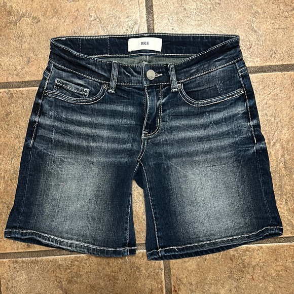 BKE Shorts - Picture 1 of 2